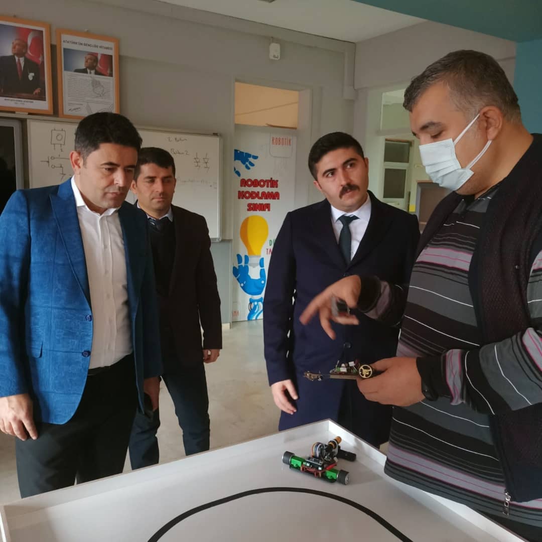 ROBOTİK KODLAMA ATÖLYESİ MEYVELERİNİ VERİYOR