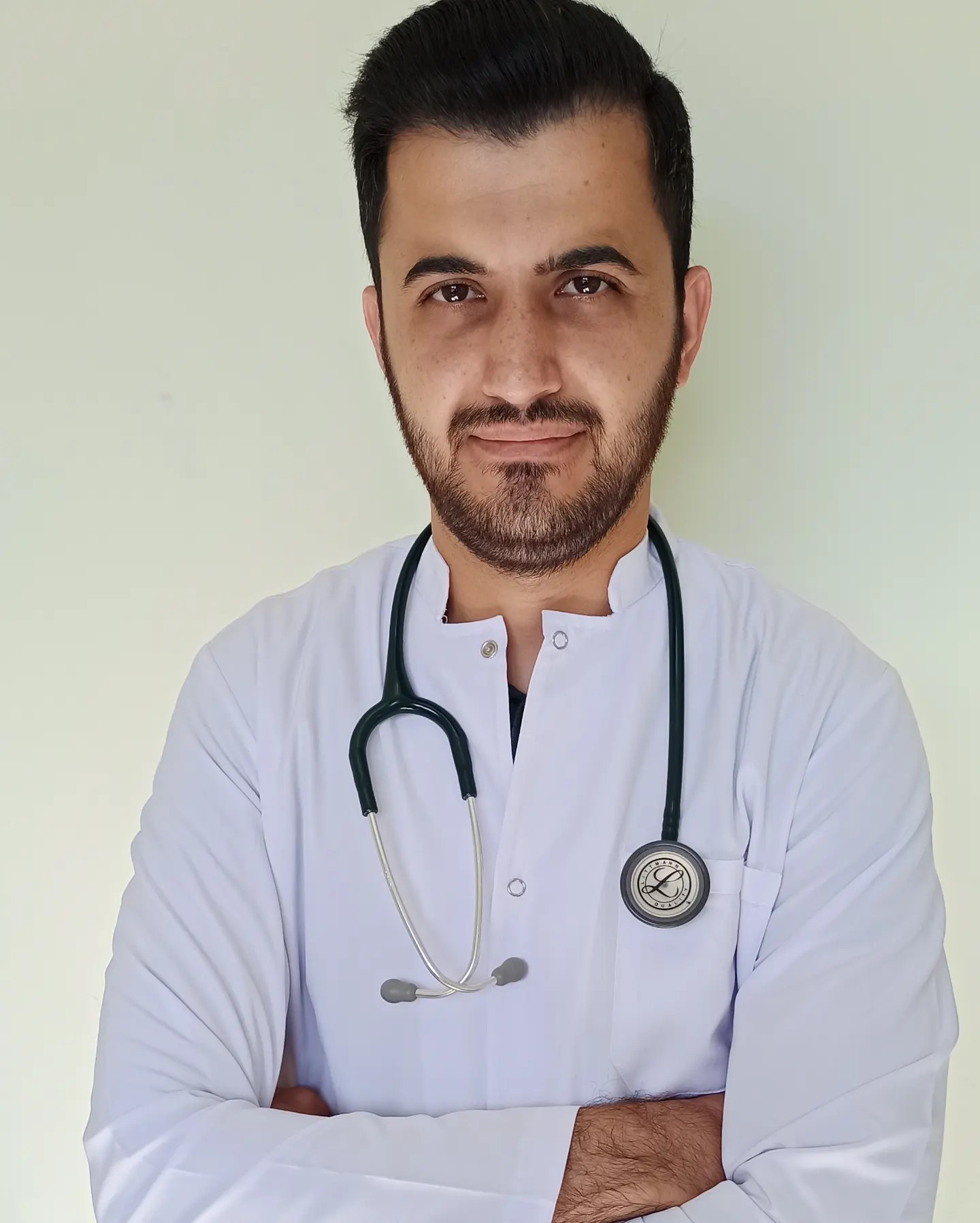 YENİ DAHİLİYE UZMANI GÖREVE BAŞLADI