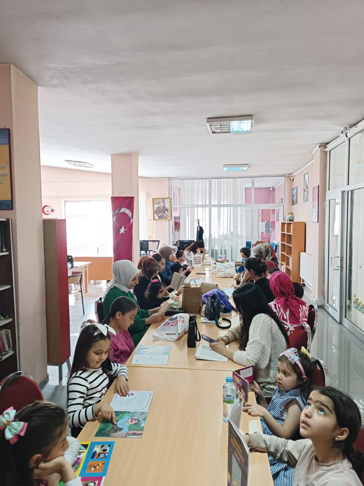 Öğretmenler Öğrenciler ve Velilerinden Okuma Etkinliği
