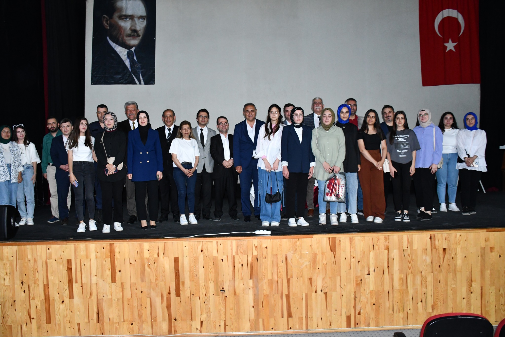 TEKNOLOJİ VE DİJİTAL DÖNÜŞÜM PANELİ YAPILDI