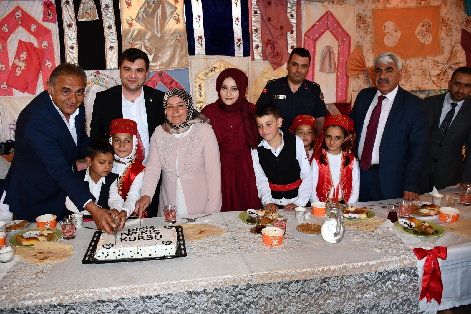 SULARBAŞI KÖYÜNDE EL EMEĞİ GÖZ NURU SERGİSİ