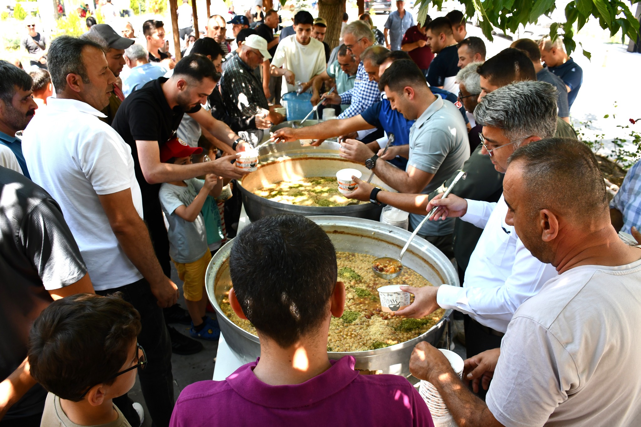 Gürün Belediyesi'nden Geleneksel Aşure İkramı