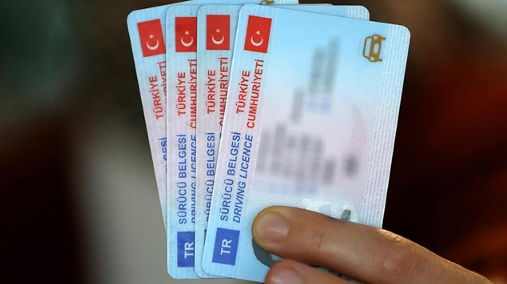 ESKİ TİP SÜRÜCÜ BELGELERİNİN YENİLENME SÜRESİ UZADI