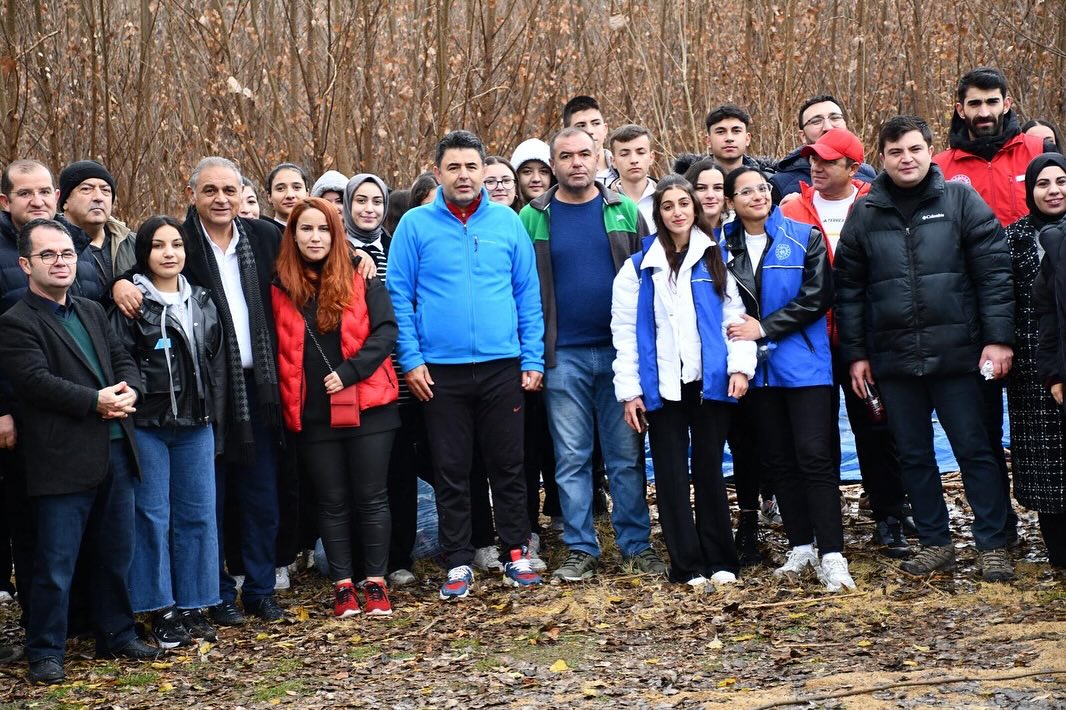 GÖKPINAR GÖLÜ'NDE ÇEVRE TEMİZLİĞİ ETKİNLİĞİ GERÇEKLEŞTİ