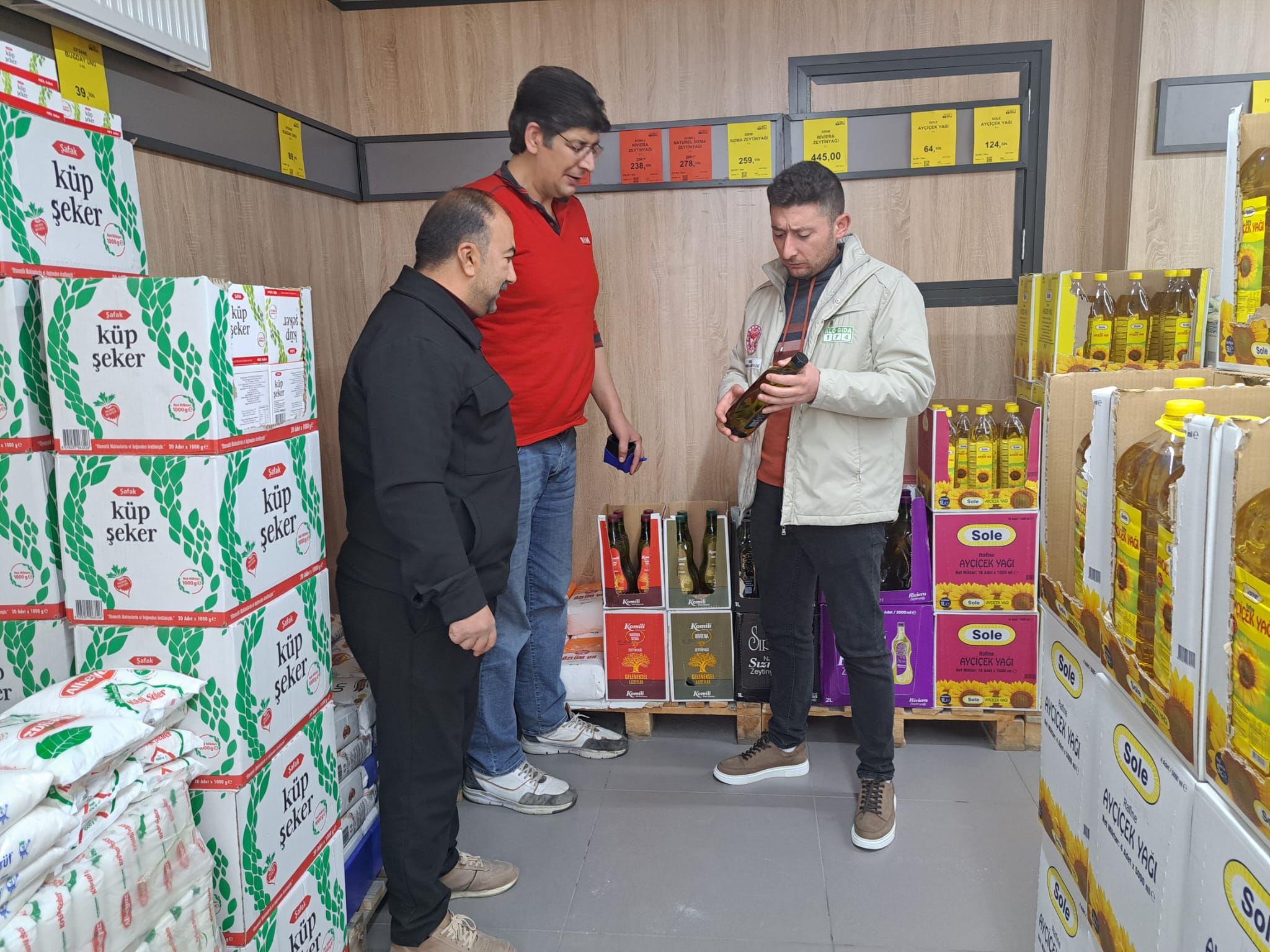 Temel Gıda ve İhtiyaç Ürünleri Satan Marketler Denetleniyor