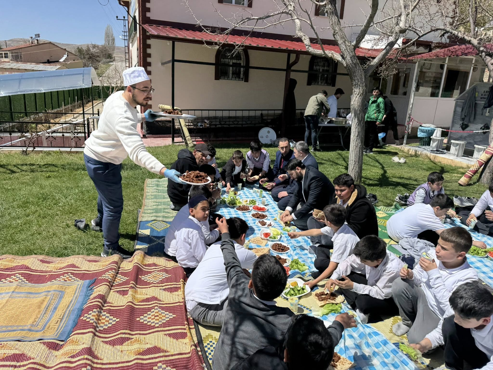 Cami Gençlik Buluşması Hayranibaba Camii