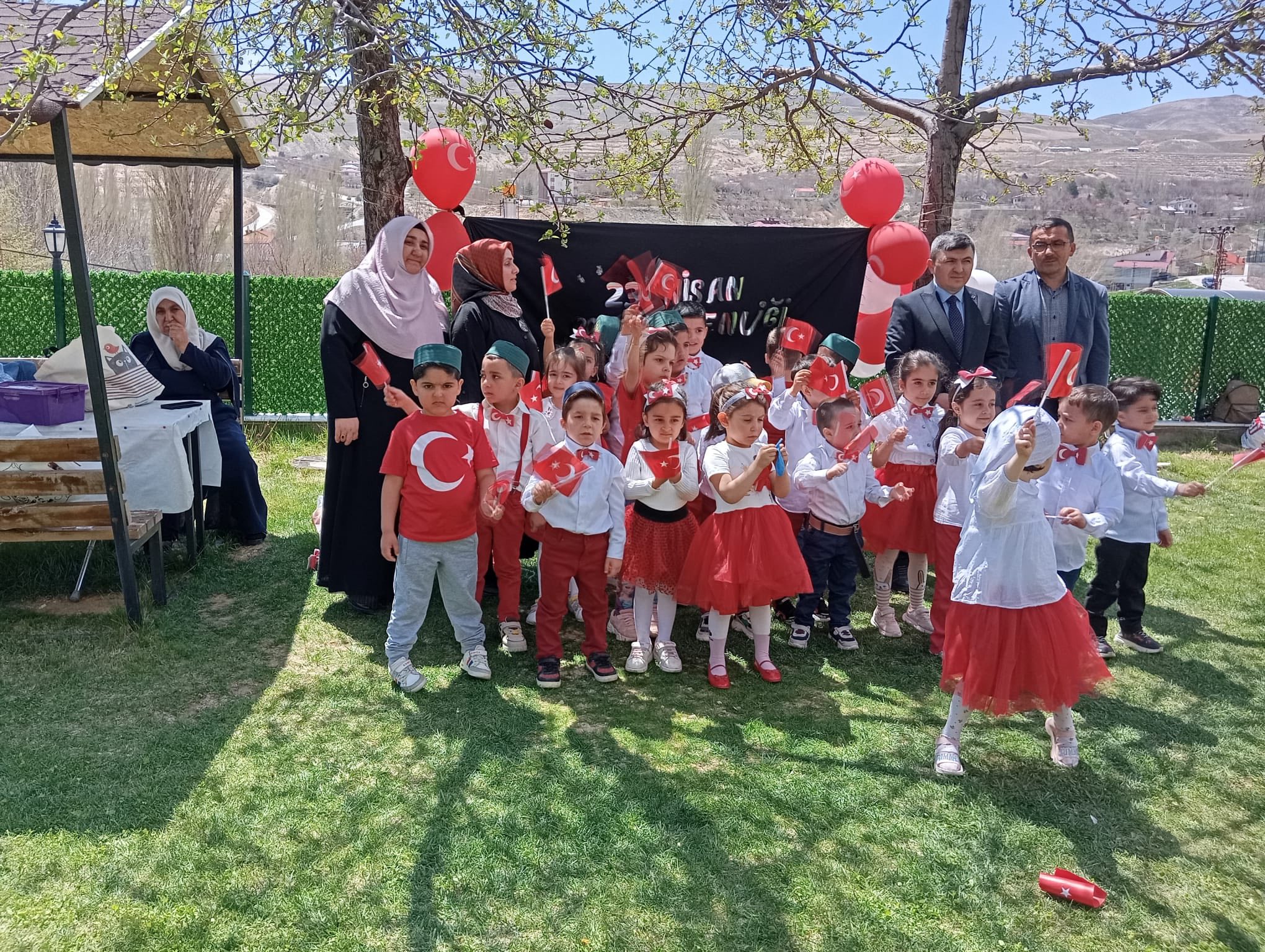 Kur’an Kursu Öğrencileri 23 Nisanı Kutladı