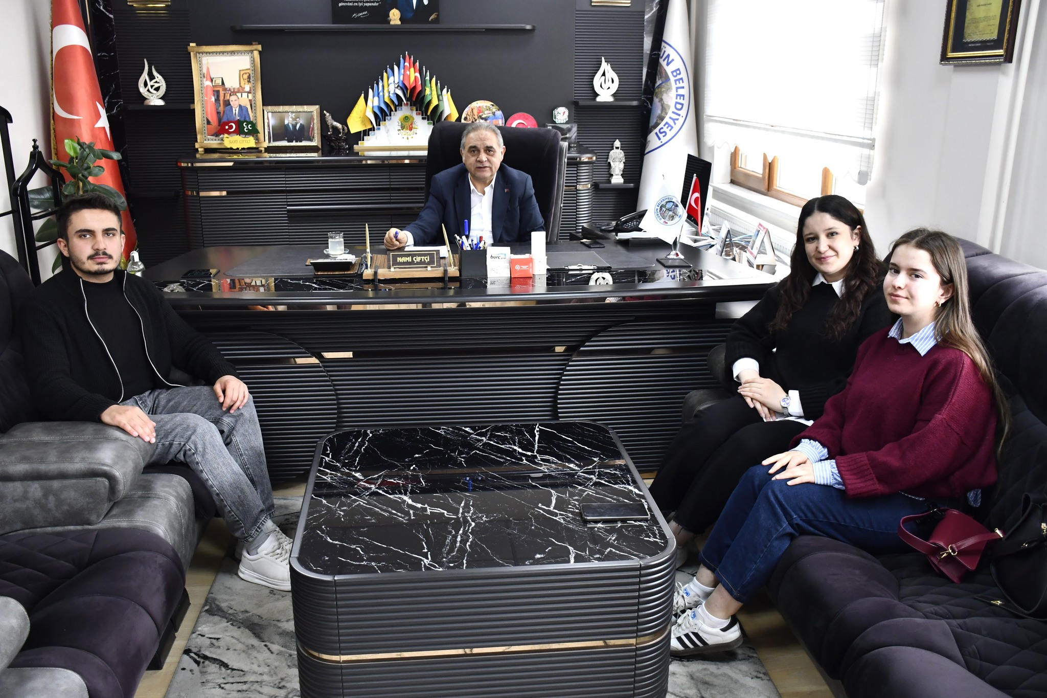 Başkan Çiftçi, GMYO Öğrencileriyle Röportaj Yaptı