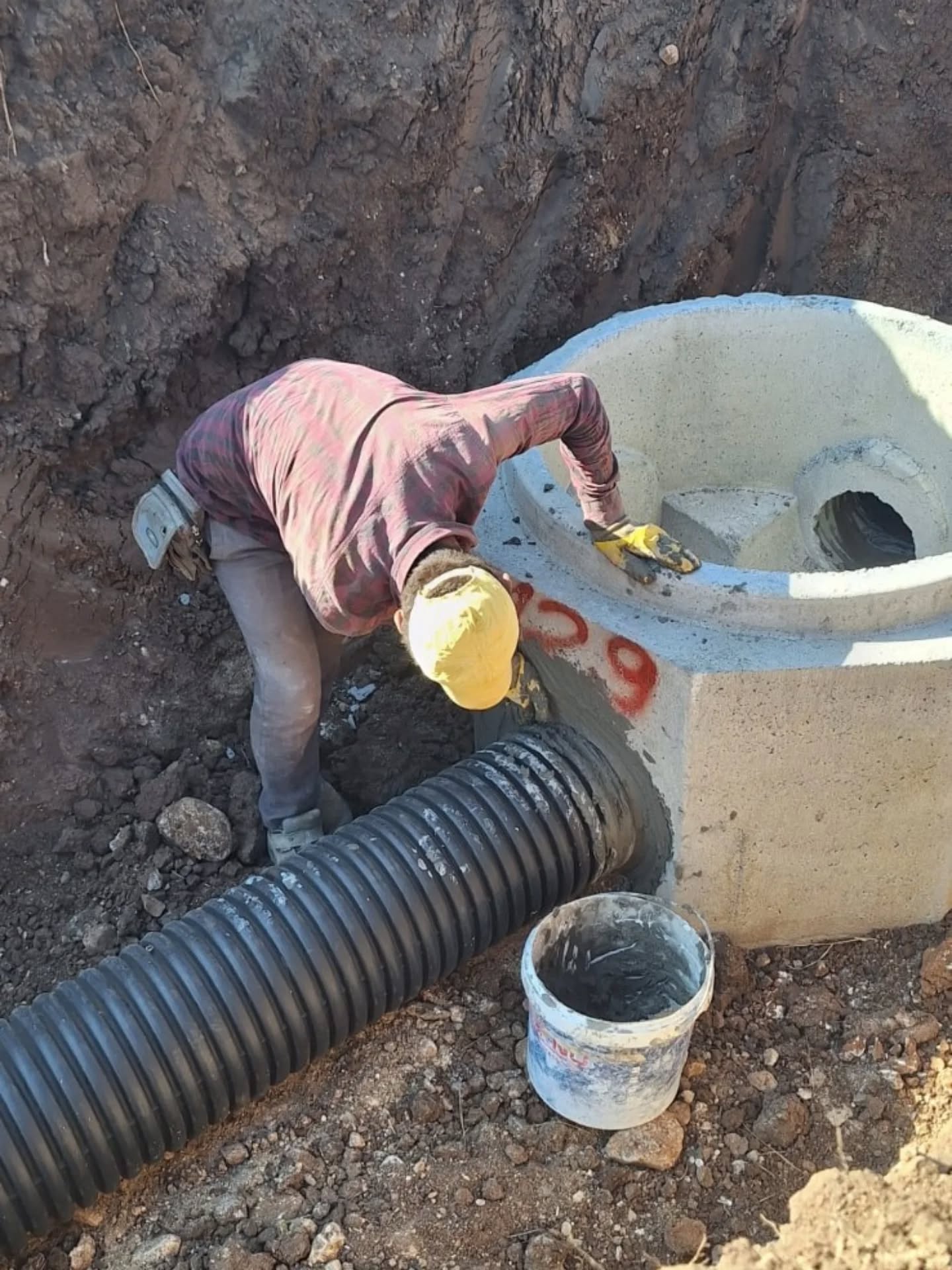 Gürün Yolgeçen Köyünde Kanalizasyon Tesisi Yapım Çalışmaları Yapılıyor