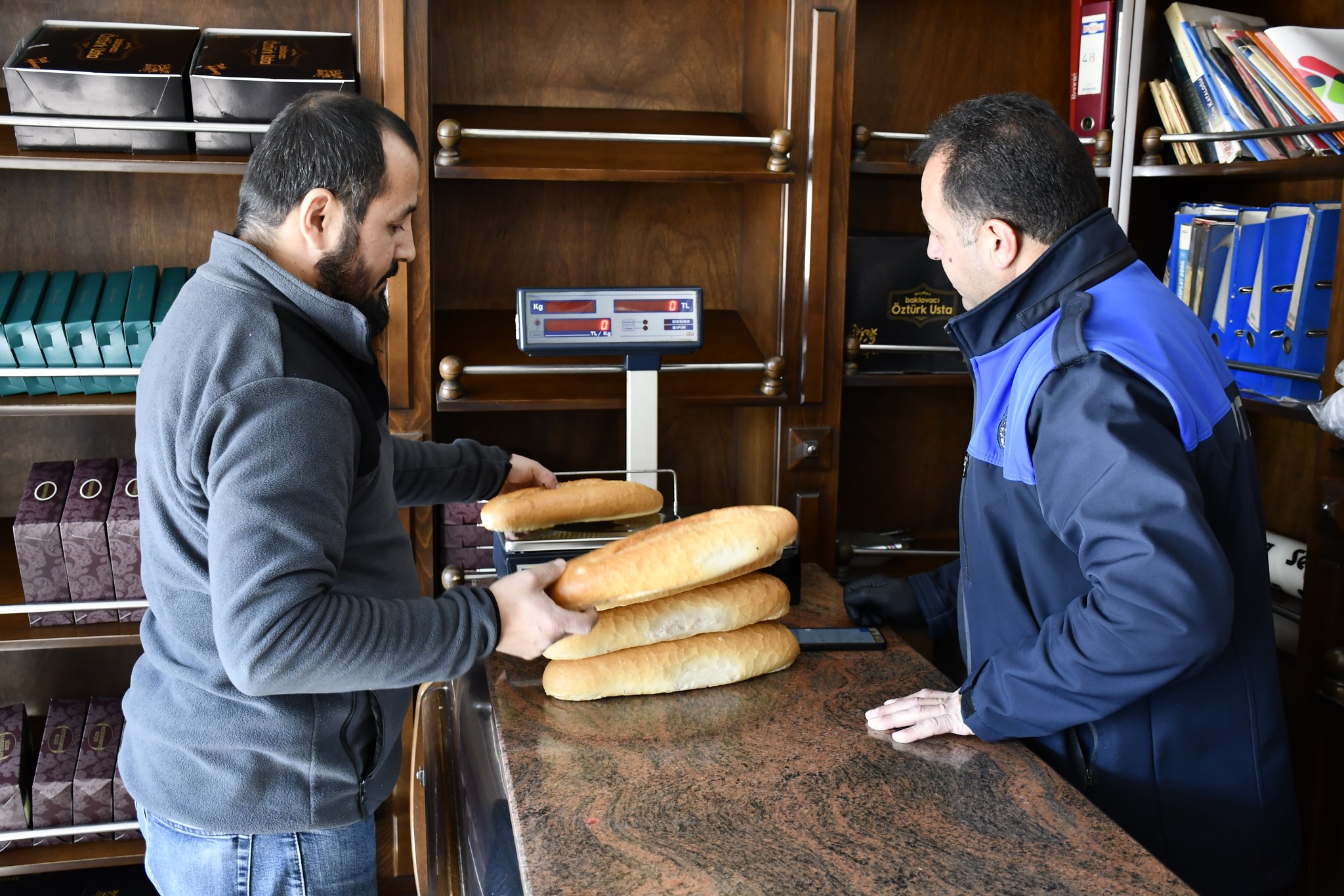Gürün Zabıtasından Fırın ,Market ve Restoranlara Denetim