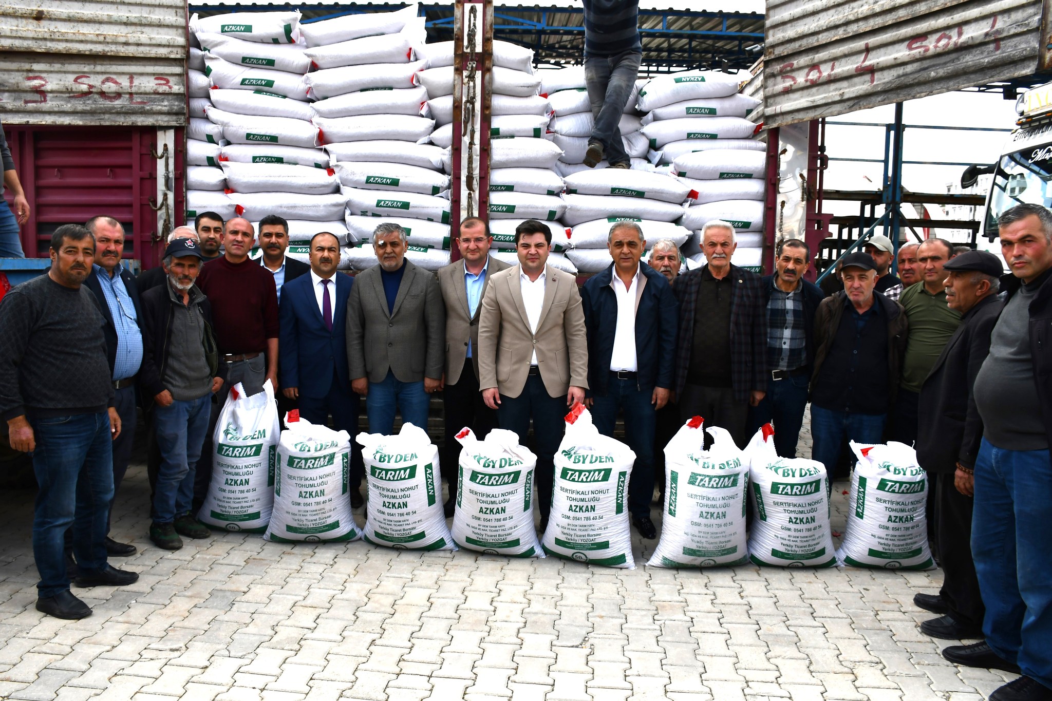 Gürün’de Biçerlik Nohut Dağıtımı Yapıldı
