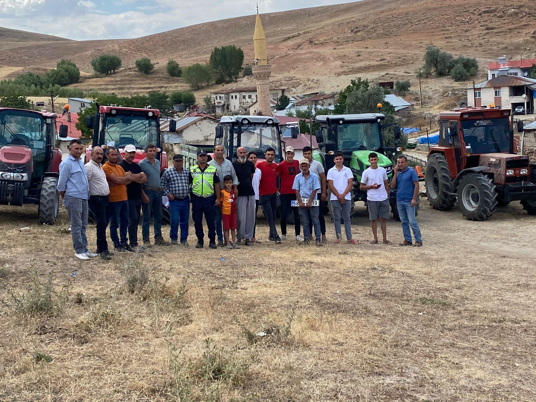 Gürün’de Karadoruk Köyünde Traktör Kazalarına Yönelik Eğitim Verildi
