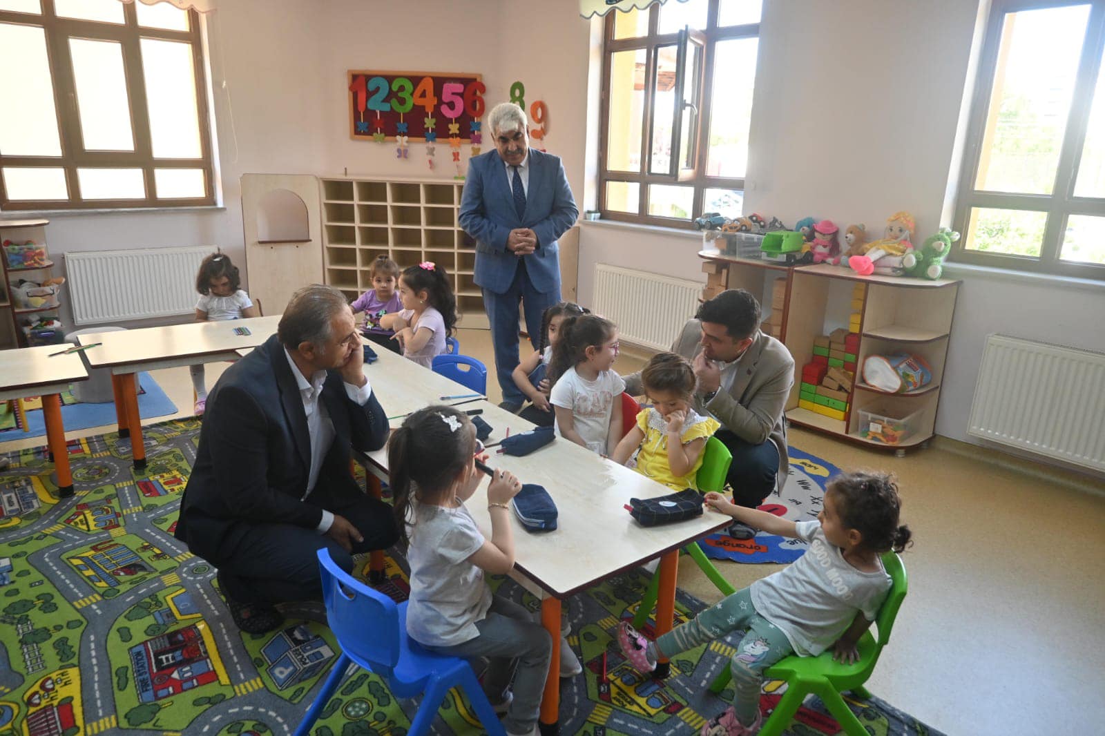 Gürün Kaymakamı ve Belediye Başkanı Eğitime Başlayan Ana Okulu Öğrencilerini Ziyaret Etti