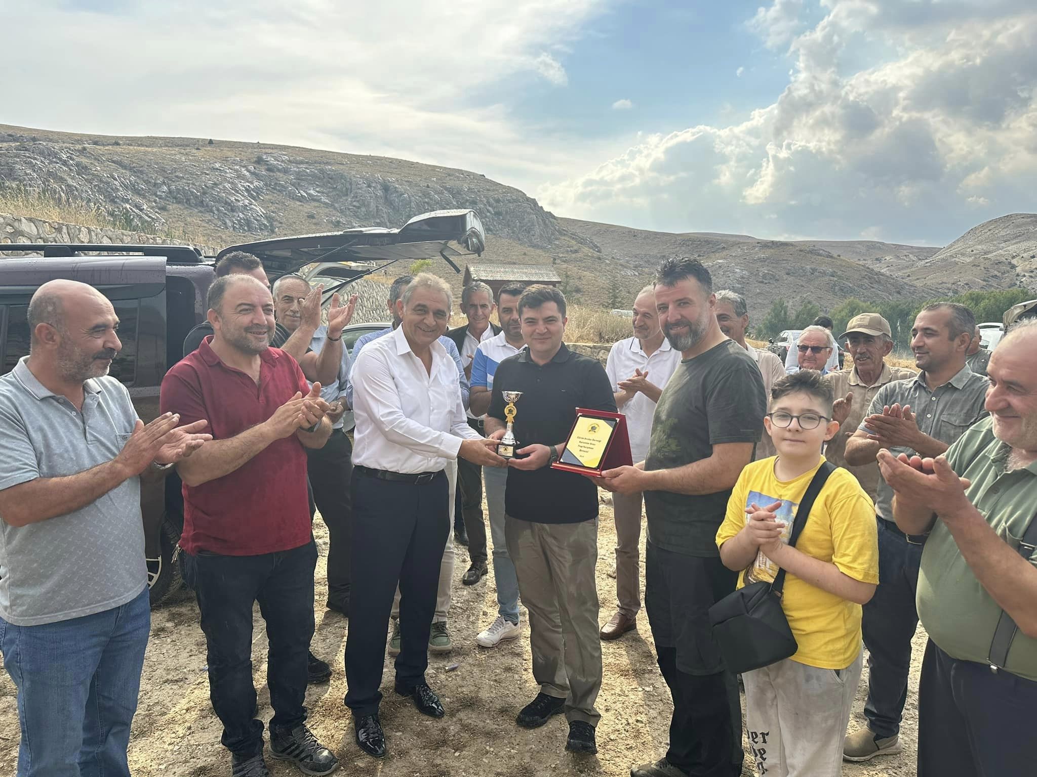 Gürün’de Avcılar Derneği Yemek ve Tremble Programı Düzenledi