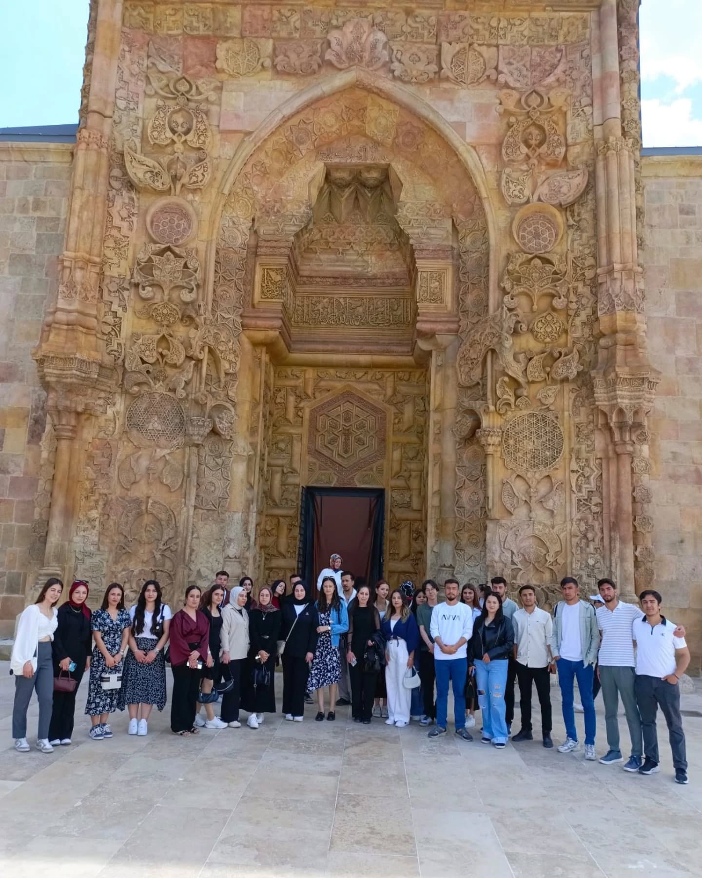 Gürün Öğrencileri Divriği Ulu Cami’yi Ziyaret Etti