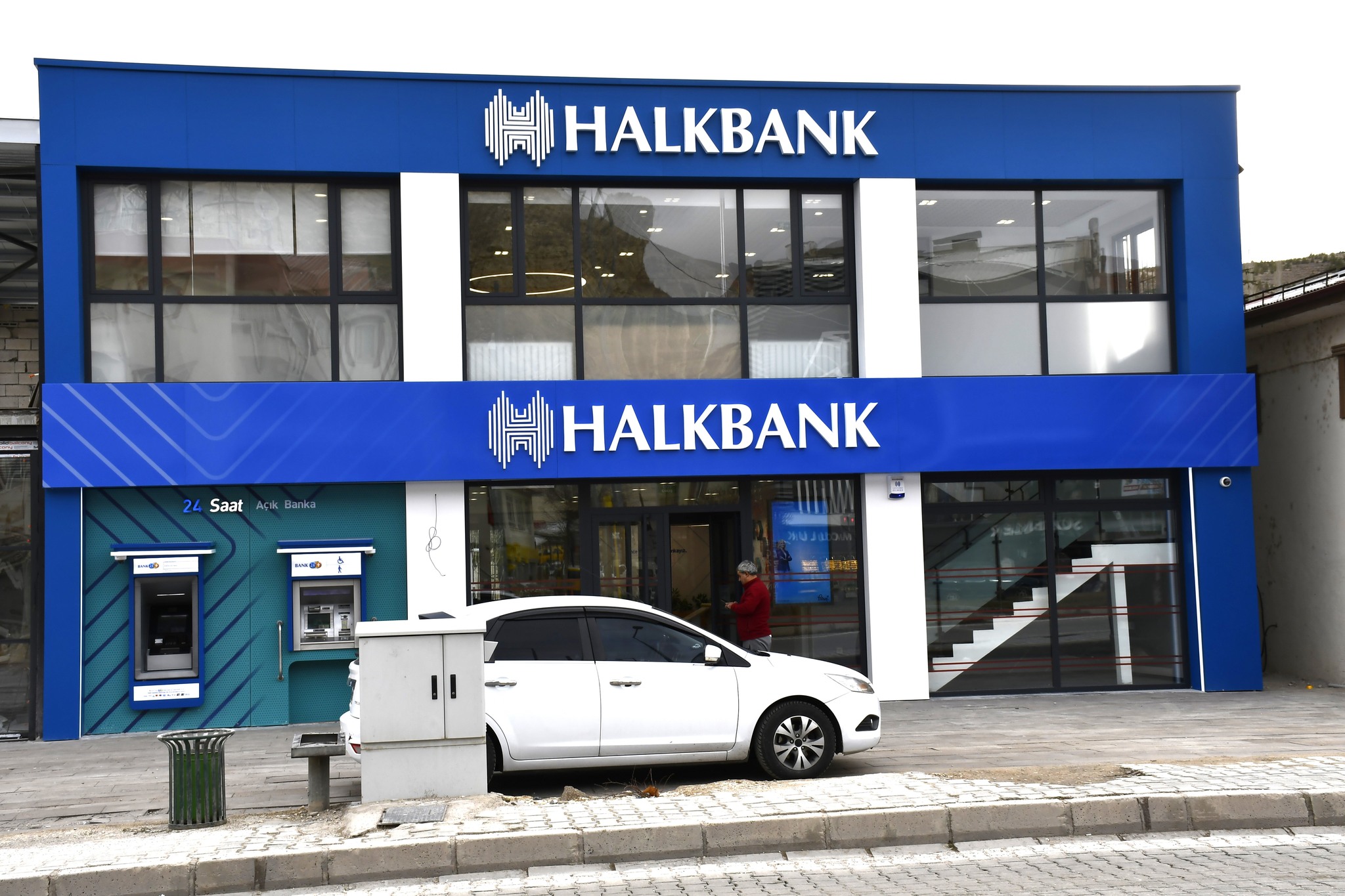  Gürün’e Yeni Halk Bankası Şubesi Açıldı  