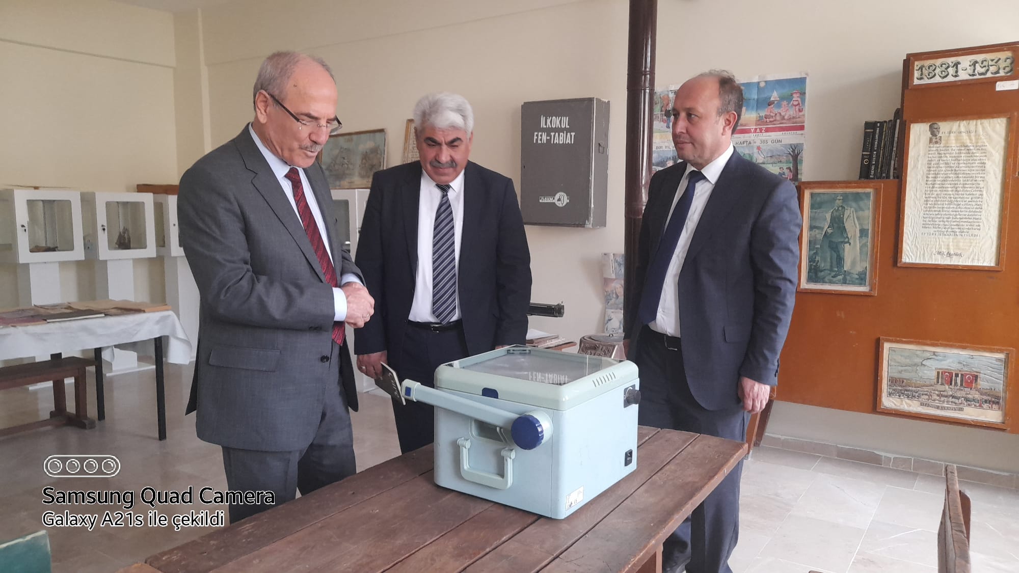 YILIN YAZARI SEÇİLEN DR. HALİT ERTUĞRUL’DAN ÖĞRENCİLERE ZİYARET
