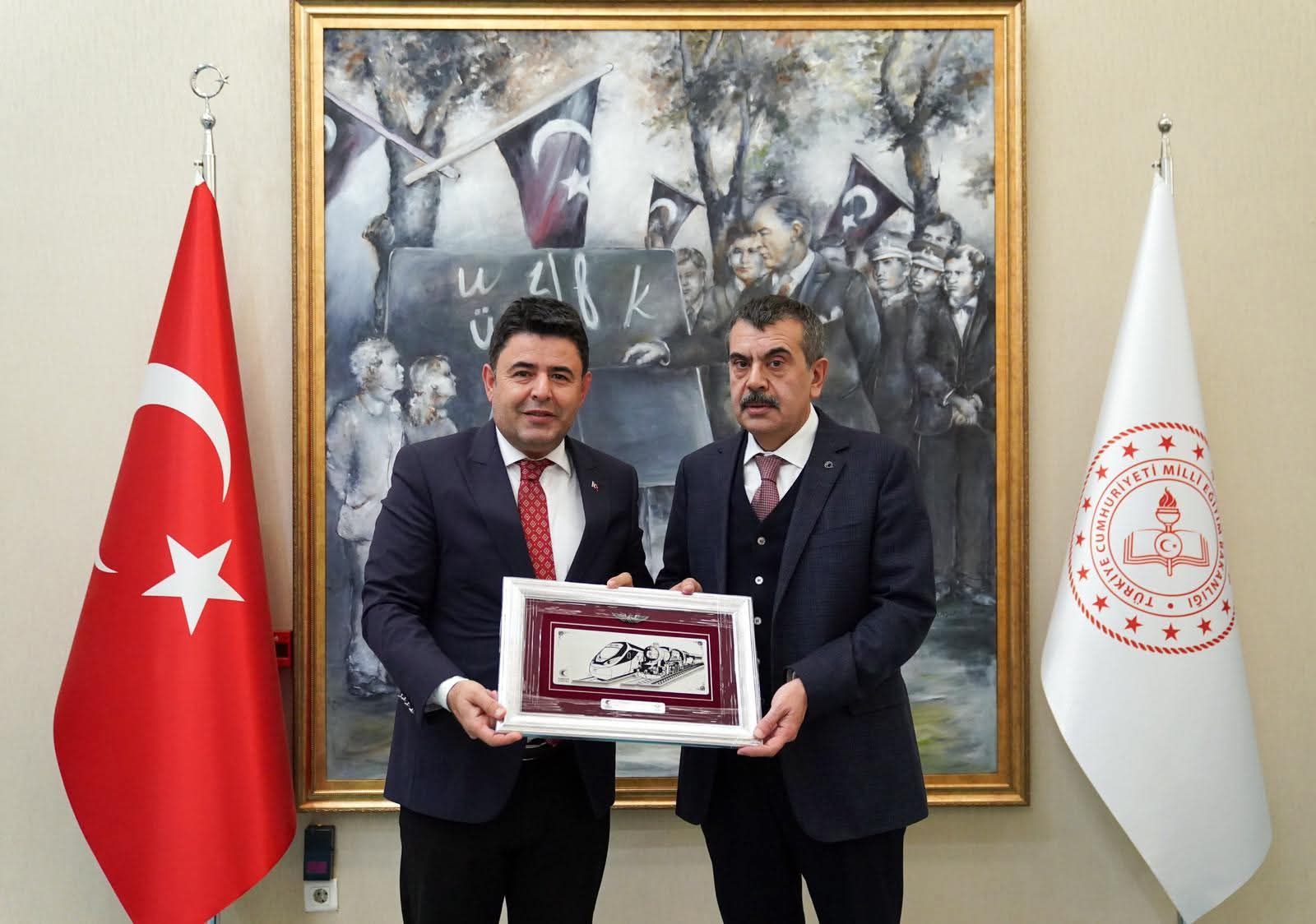 Gürün Öğretmen Evi Yapımının Başlayacağının Müjdesi Verildi