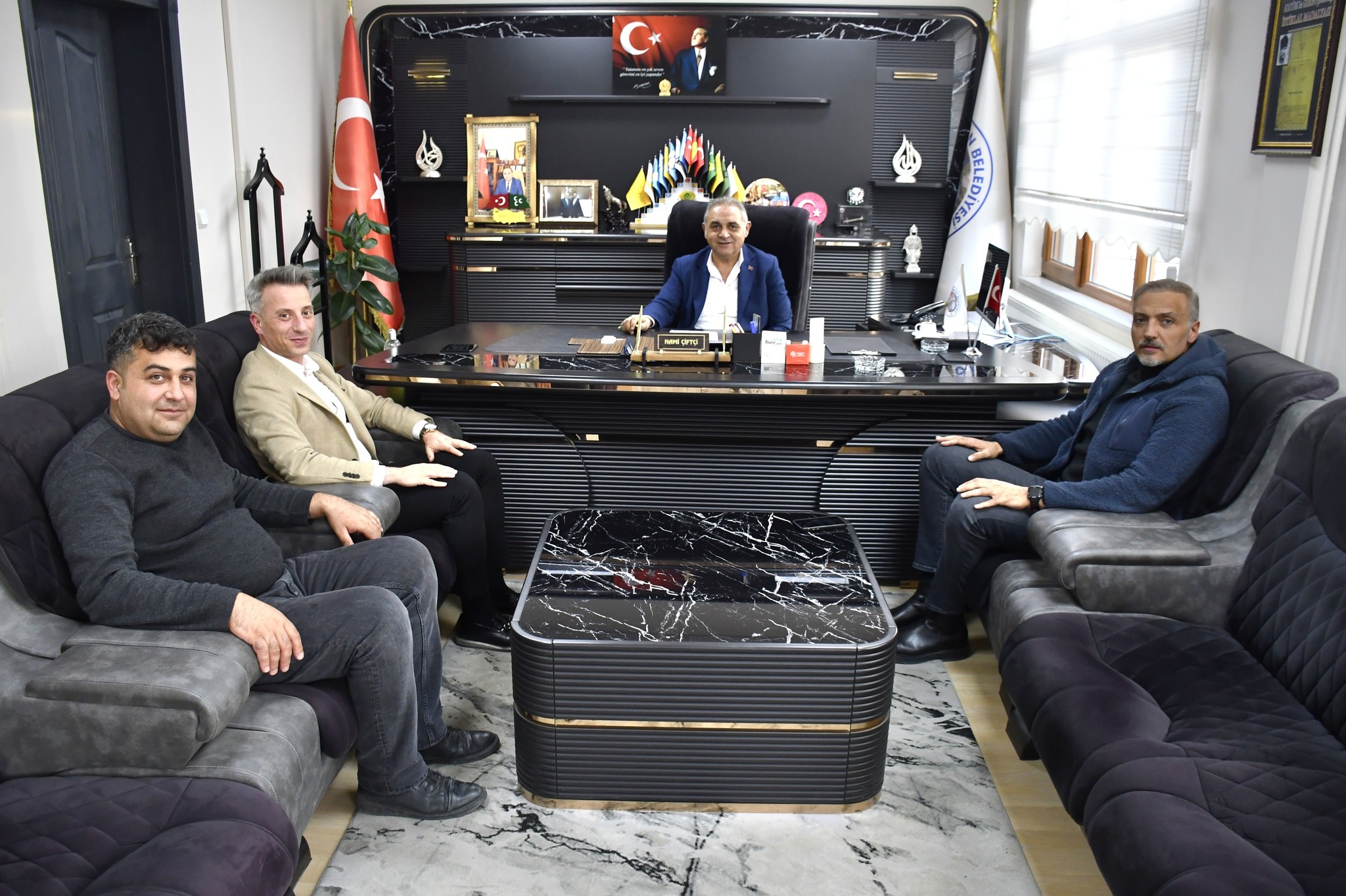 Sivas Arı Yetiştiricileri Birliğinden Başkan Çiftçiyi Ziyaret