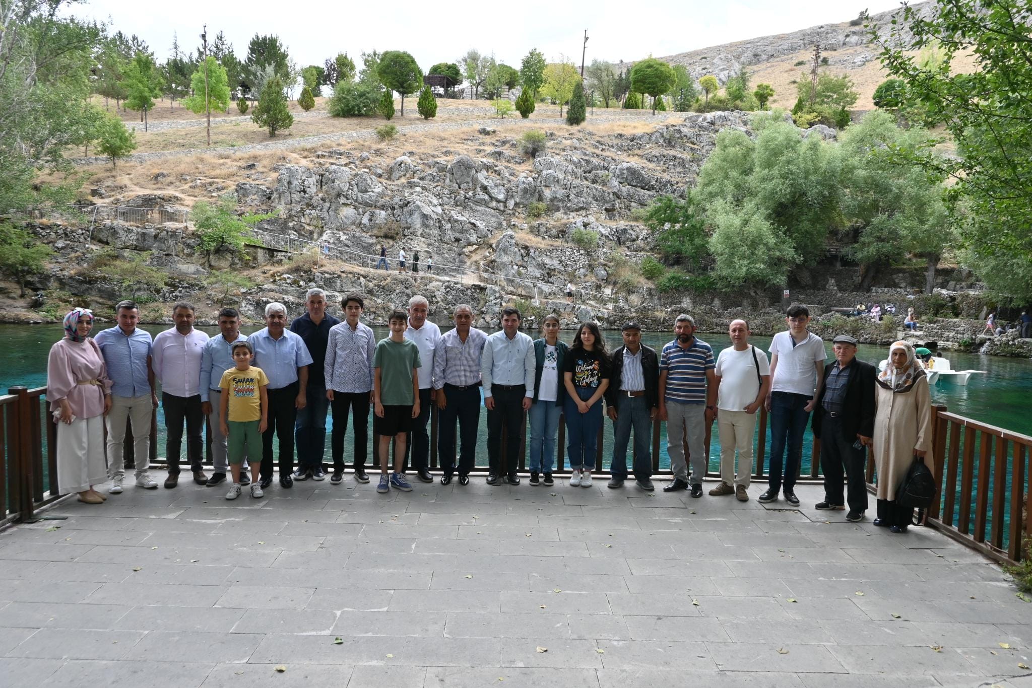Gürün'de LGS ve YKS Sınavında Başarılı Olan Öğrencilere Yemek Programı Düzenlendi