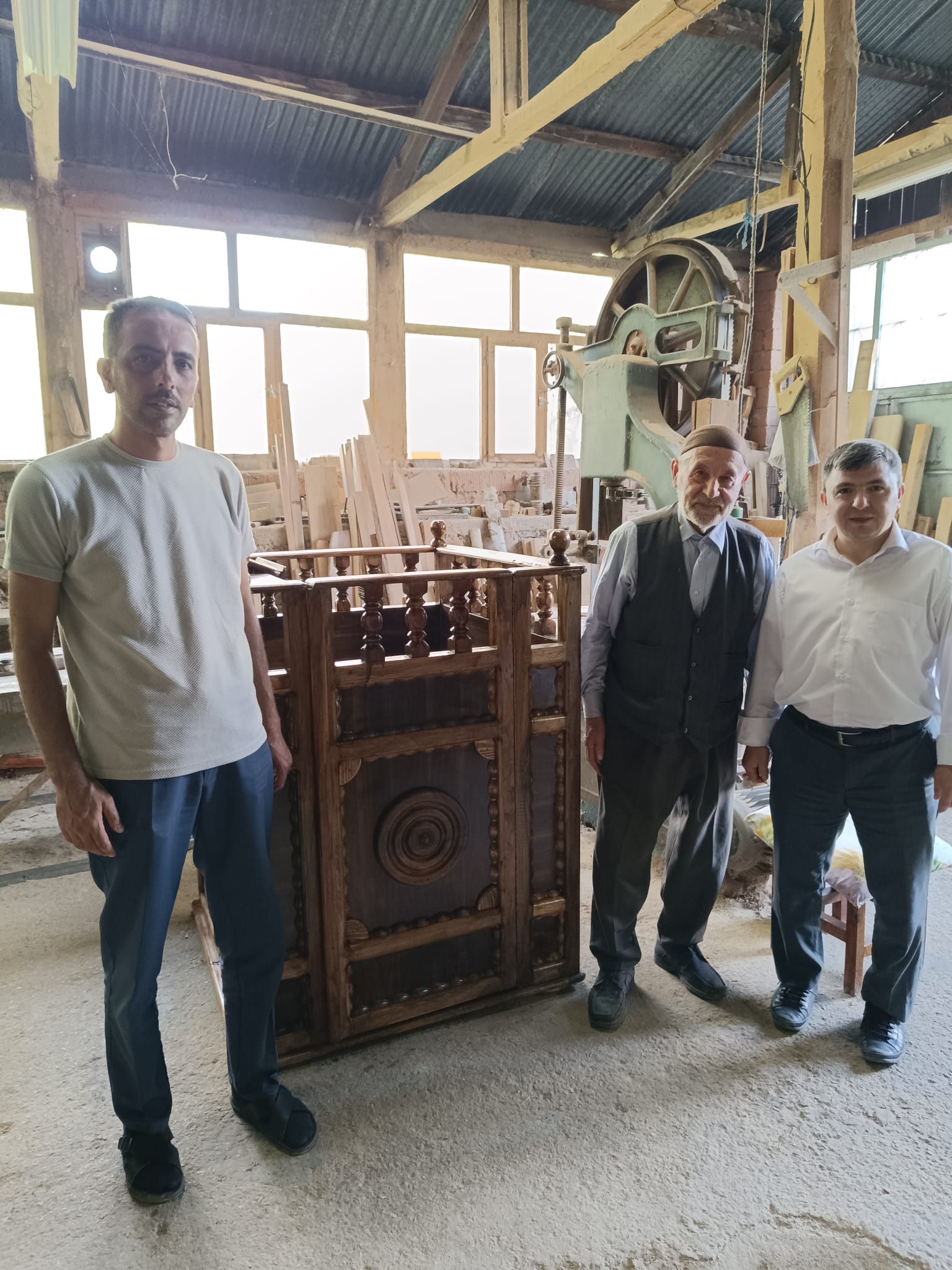 Gürün’de Depremden Hasar Gören Camilere Minber ve Kürsü Yardımı Yapıldı