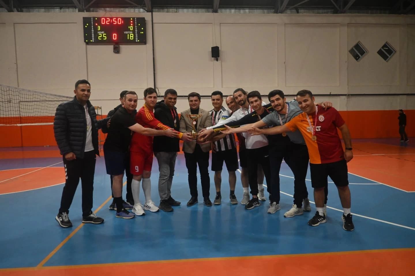 Gürün’de Kurumlar Arası Voleybol Turnuvası Sona Erdi