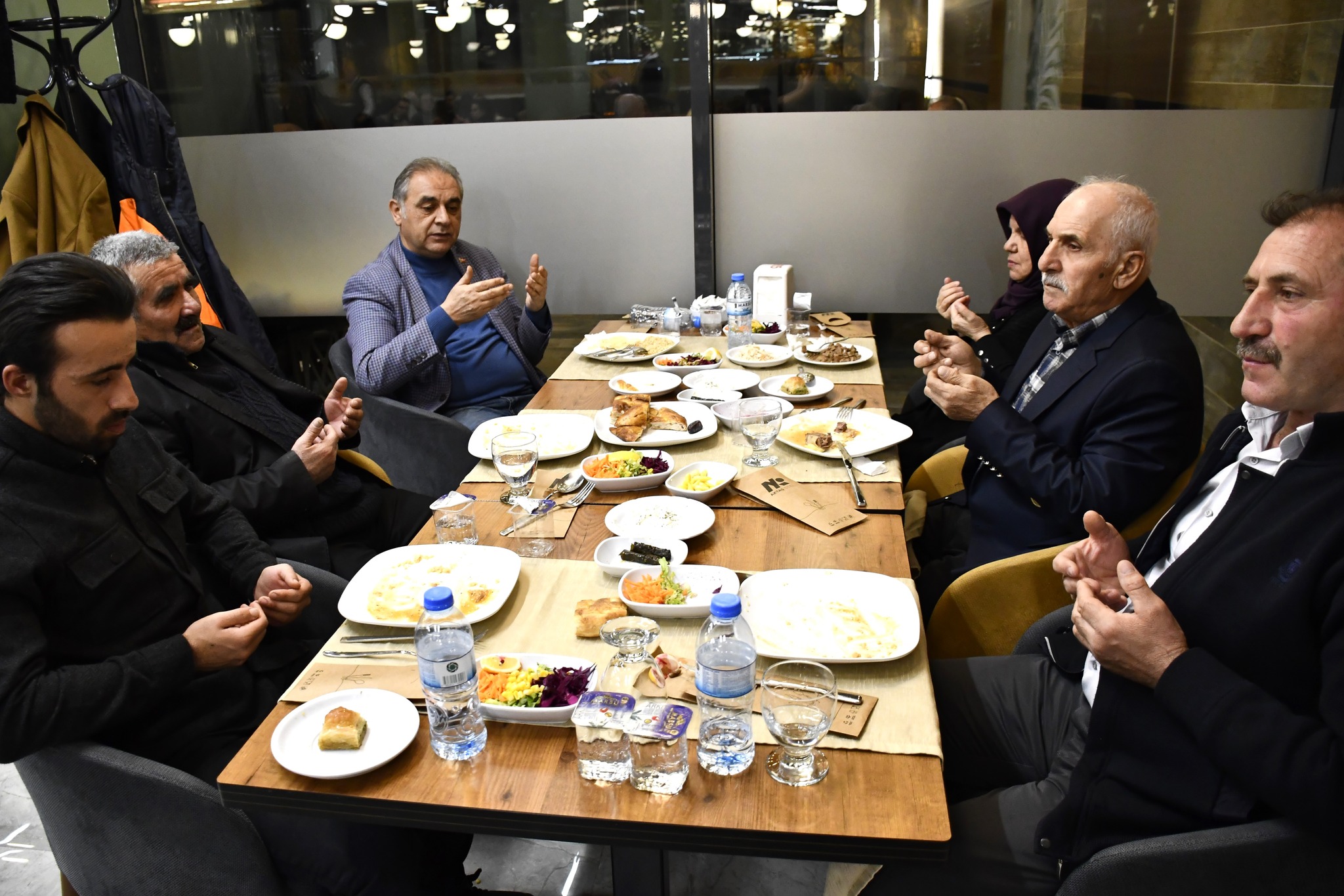 Şehit ve Gazi Ailelerine İftar Yemeği Verildi