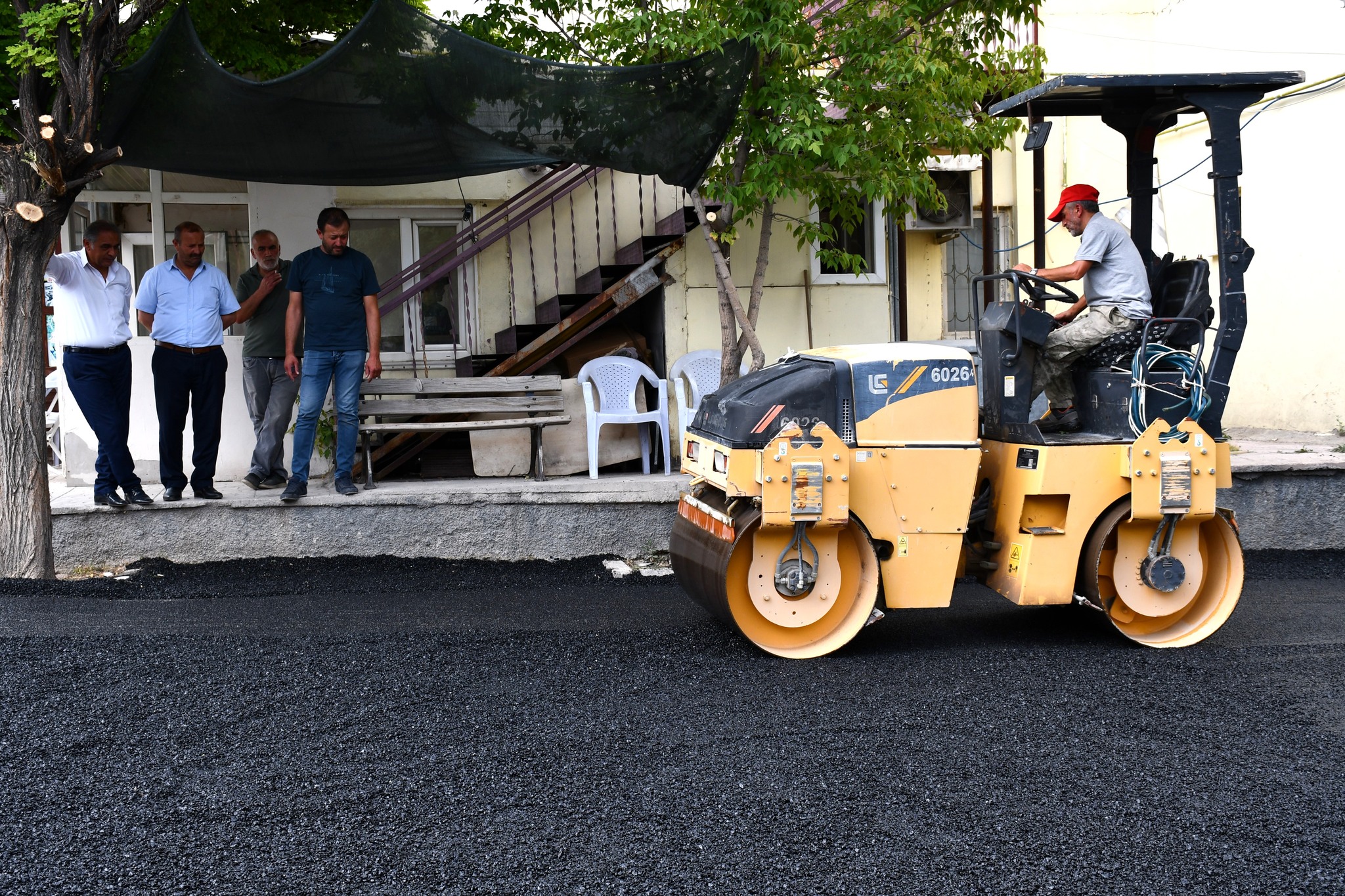 Gürün’de 9 Sokak, 2 Caddeye 4500 Ton Asfalt Yapıldı